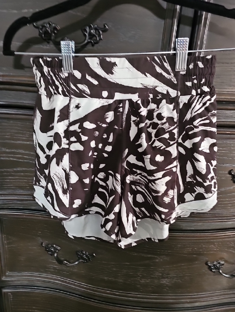 lululemon athletica High-Waist Brown and White Printed Shorts